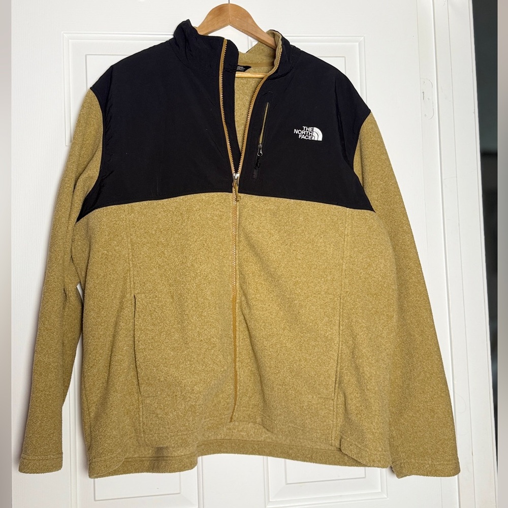 The North Face Men's Black and Tan Zip-Up Sweater